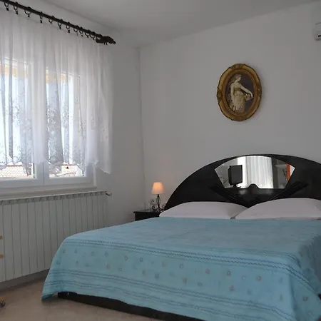 Apartmani Gracin Zorka Primosten Exterior photo